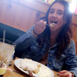 Meet your Posher, Maradith